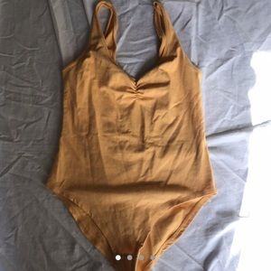 Yellow bodysuit 💫